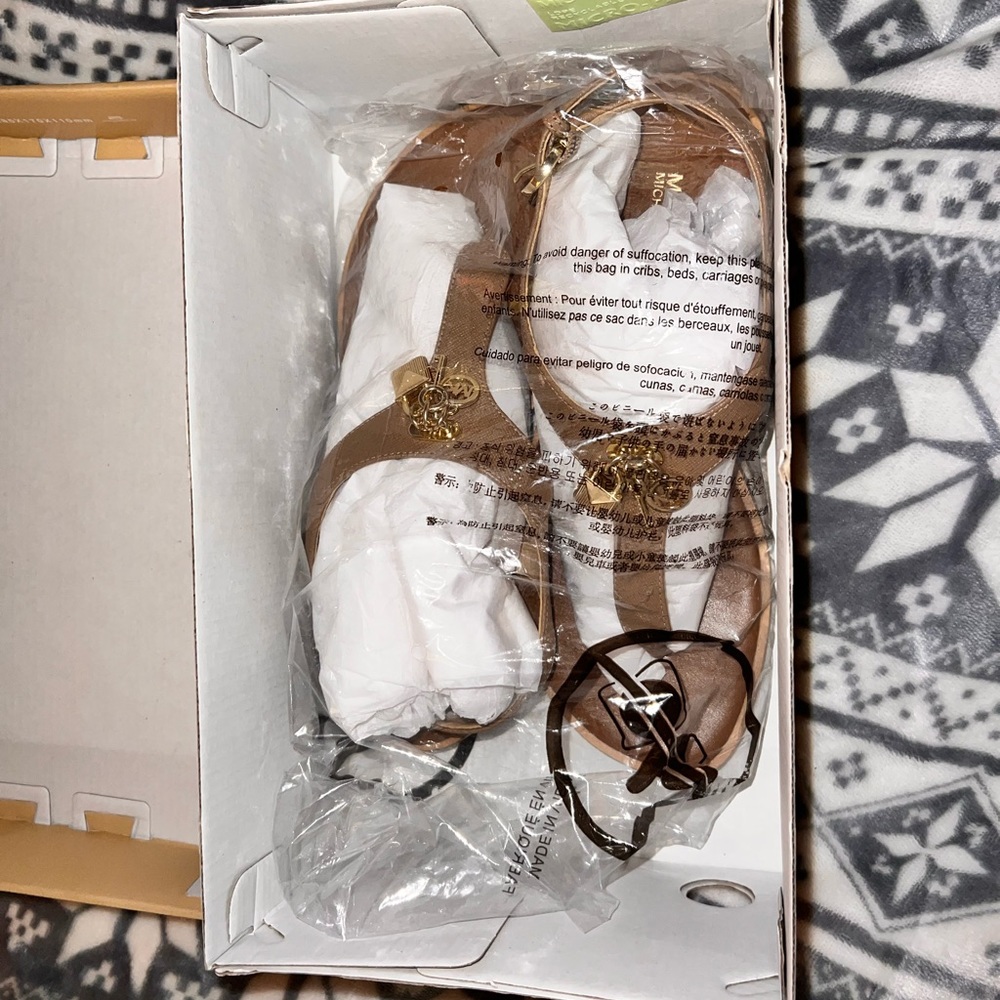 Michael Kors Suki sandals khaki size 6.5